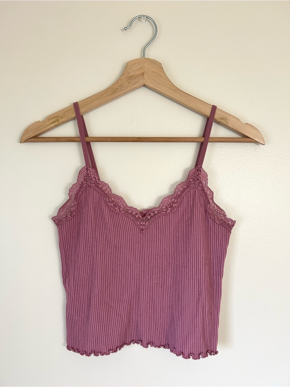 Forever 21 Lace-Trim Ribbed Cami Tank Top in Mauve Purple | Size M/L